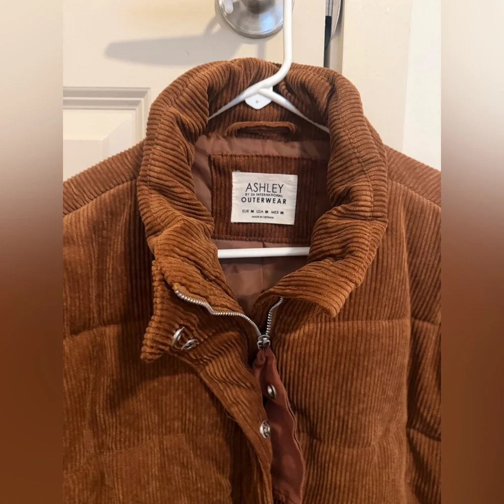 Ashley By 26 International Corduroy Puffer Jacket in Chestnut Brown - Picture 4 of 5